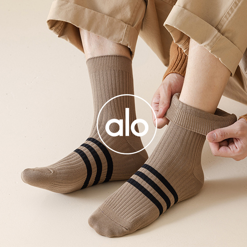 Alo accessories aloyoga autumn new socks mid-calf sports versatile autumn and winter striped high-top stockings wholesale