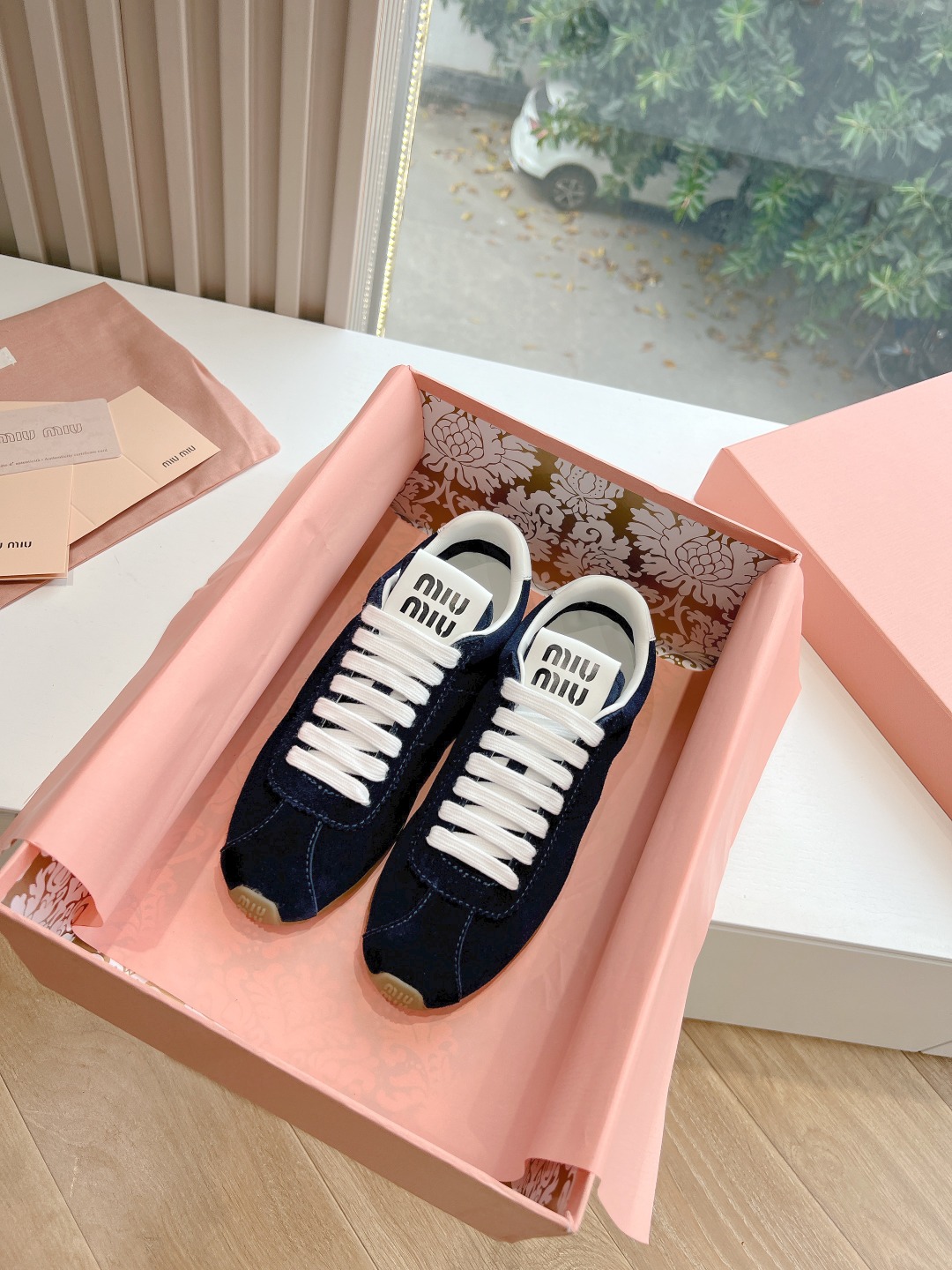 NO:441530,Mi G08 top quality Miumiu Desert shoes are new and popular dirty shoes, white shoes. This year's main model is retro and fashionable, simple and high-end, freely matched. It is very comfortable to wear and is a must-have for the year!  Original cowhide upper, inner cowhide original outsole 35-39 (customized for 40.41), casual shoes/sports shoes, miumiu, sneakers, cowhide19860909米G08顶级品质缪缪miumiu德训鞋新款火爆款脏脏鞋 小白鞋 今年主推款 复古做旧时尚 简约高级 随意搭配 上脚非常舒适,年度必入款！ 鞋面原版牛皮 内里牛皮里 原版大底 35-39（40.41定制）,休闲鞋/运动鞋,miumiu,sneakers,cowhide,Women's Shoes