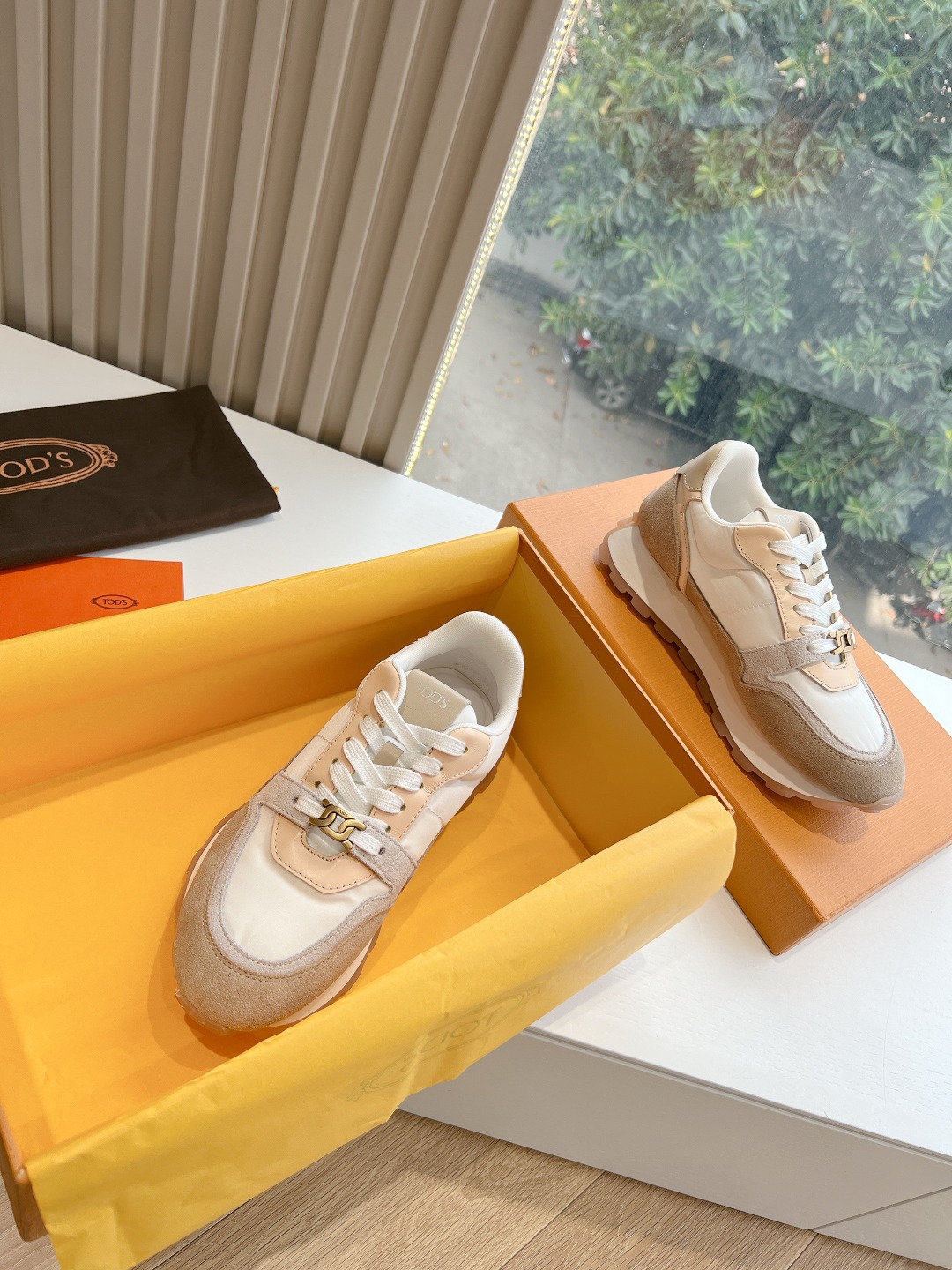 Tods Tombane Classics: Top-Class Commuter Shoes with Classic Design. - 图片 2