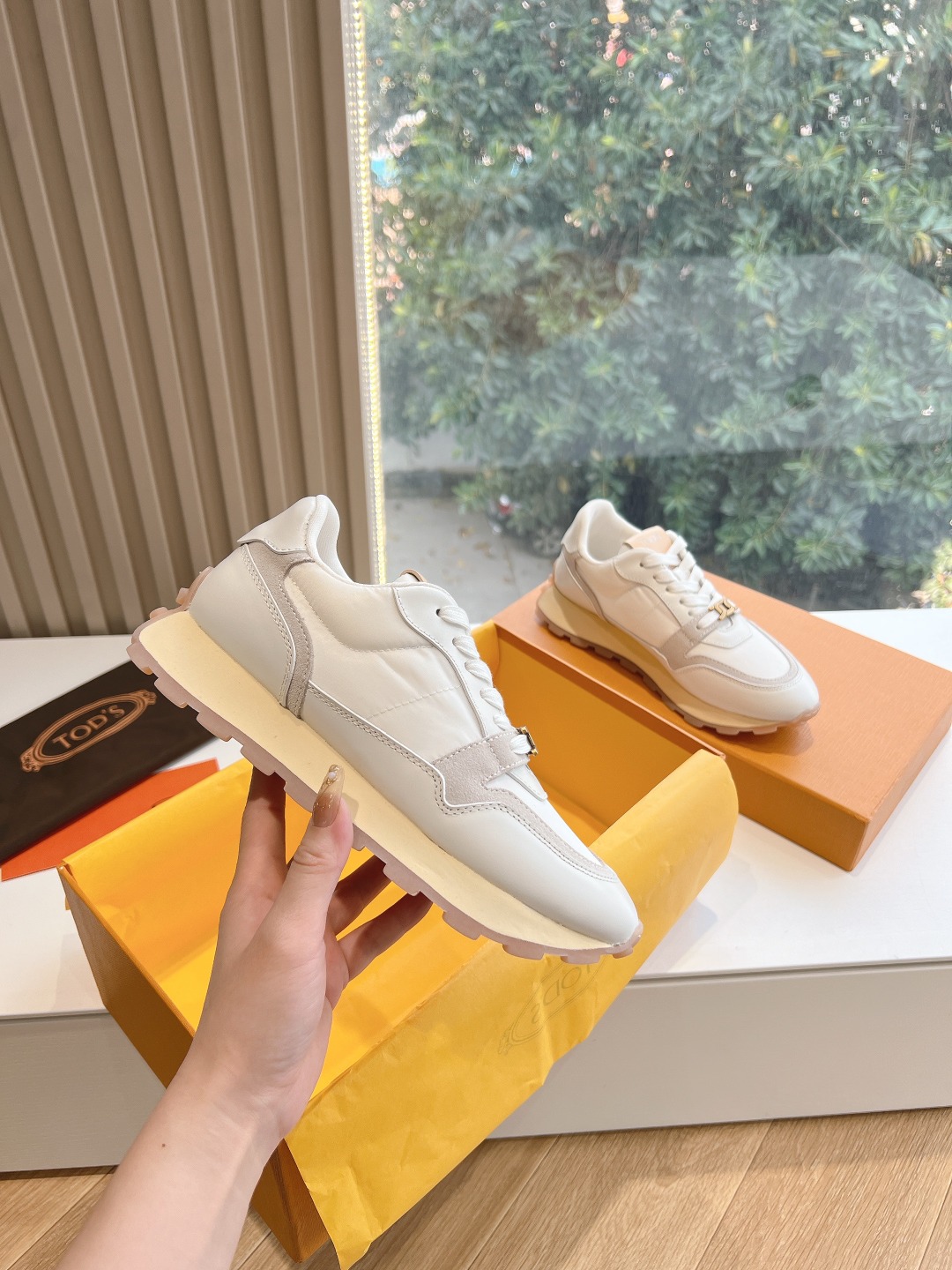 Tods Tombane Classics: Top-Class Commuter Shoes for Style and Comfort - 图片 3