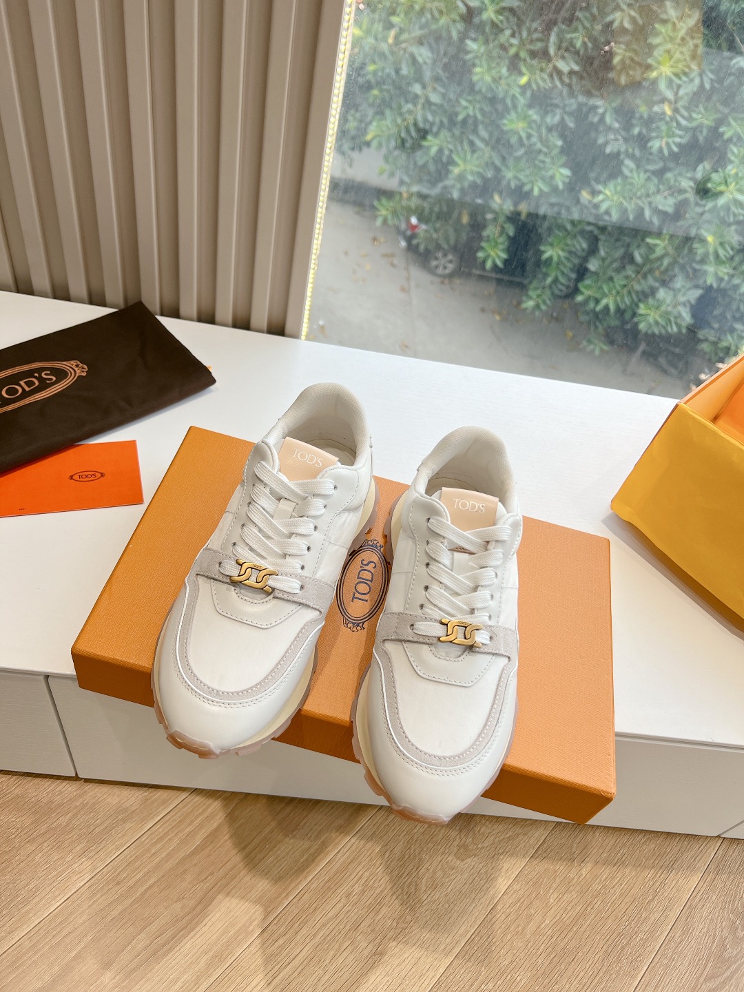 Tods Tombane Classics: Top-Class Commuter Shoes for Style and Comfort - 图片 4