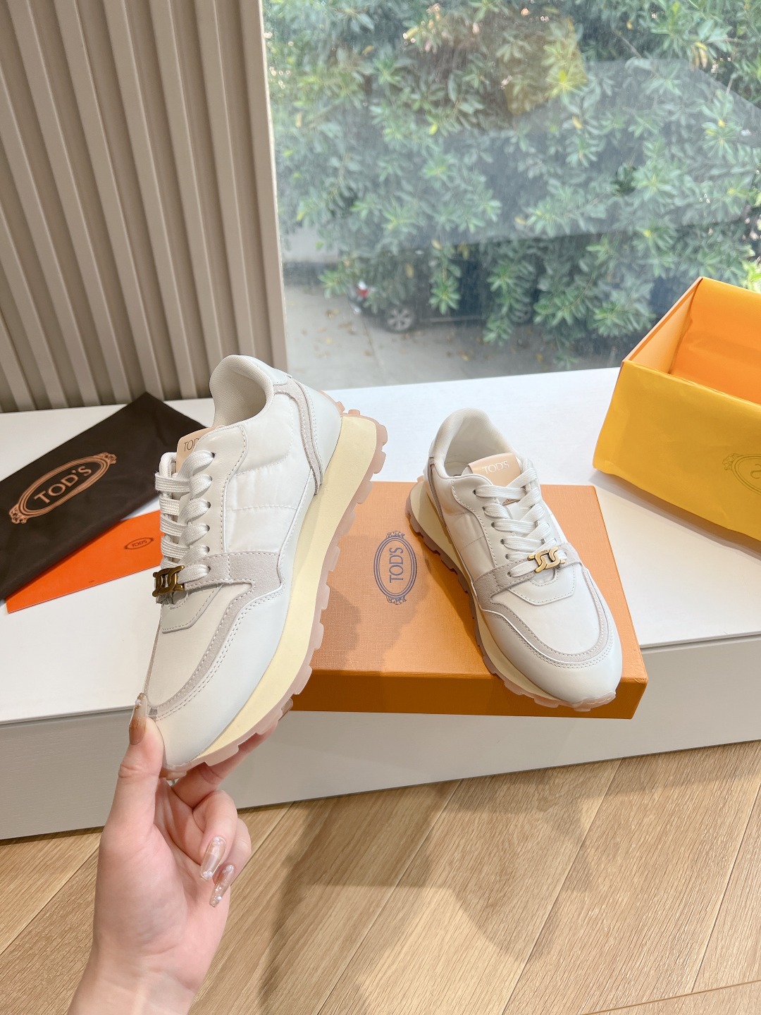 Tods Tombane Classics: Top-Class Commuter Shoes for Style and Comfort - 图片 5