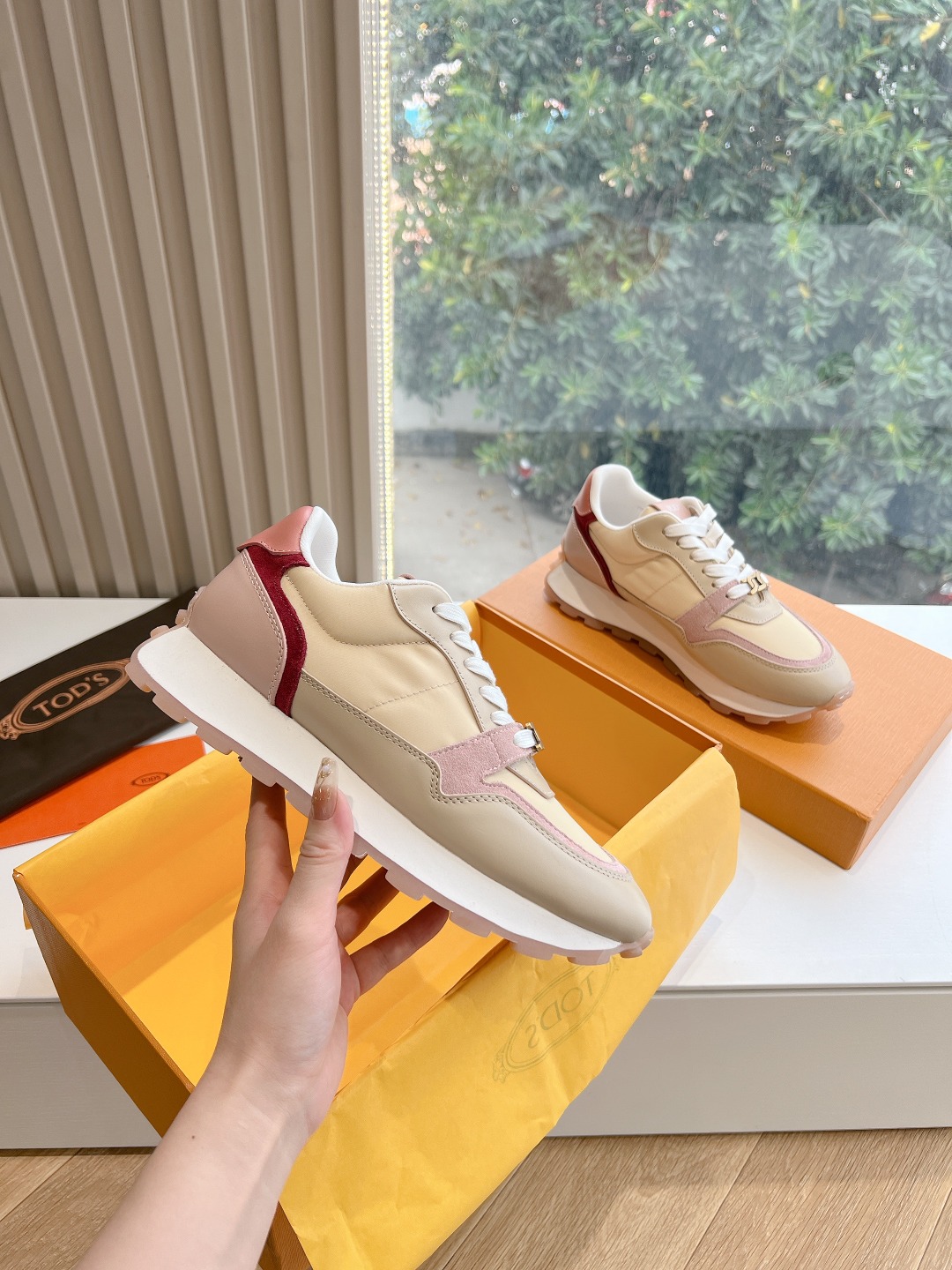 TODS Tombane Classics: Stylish Calfskin Shoes for Daily Commuters - 图片 3