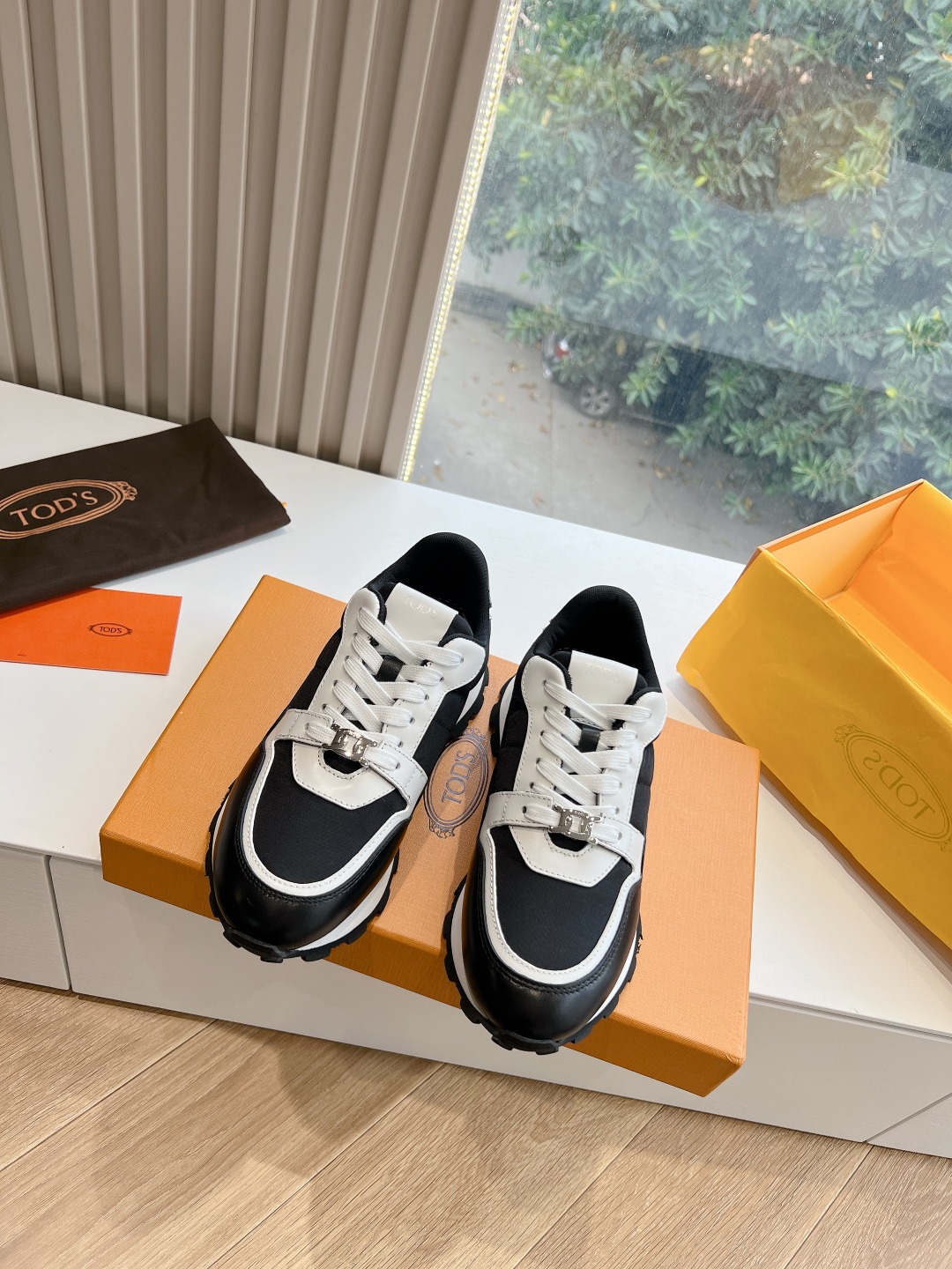 Tods Tombane Classics: Top-Class Daily Commuter Shoes for Style and Comfort - 图片 4