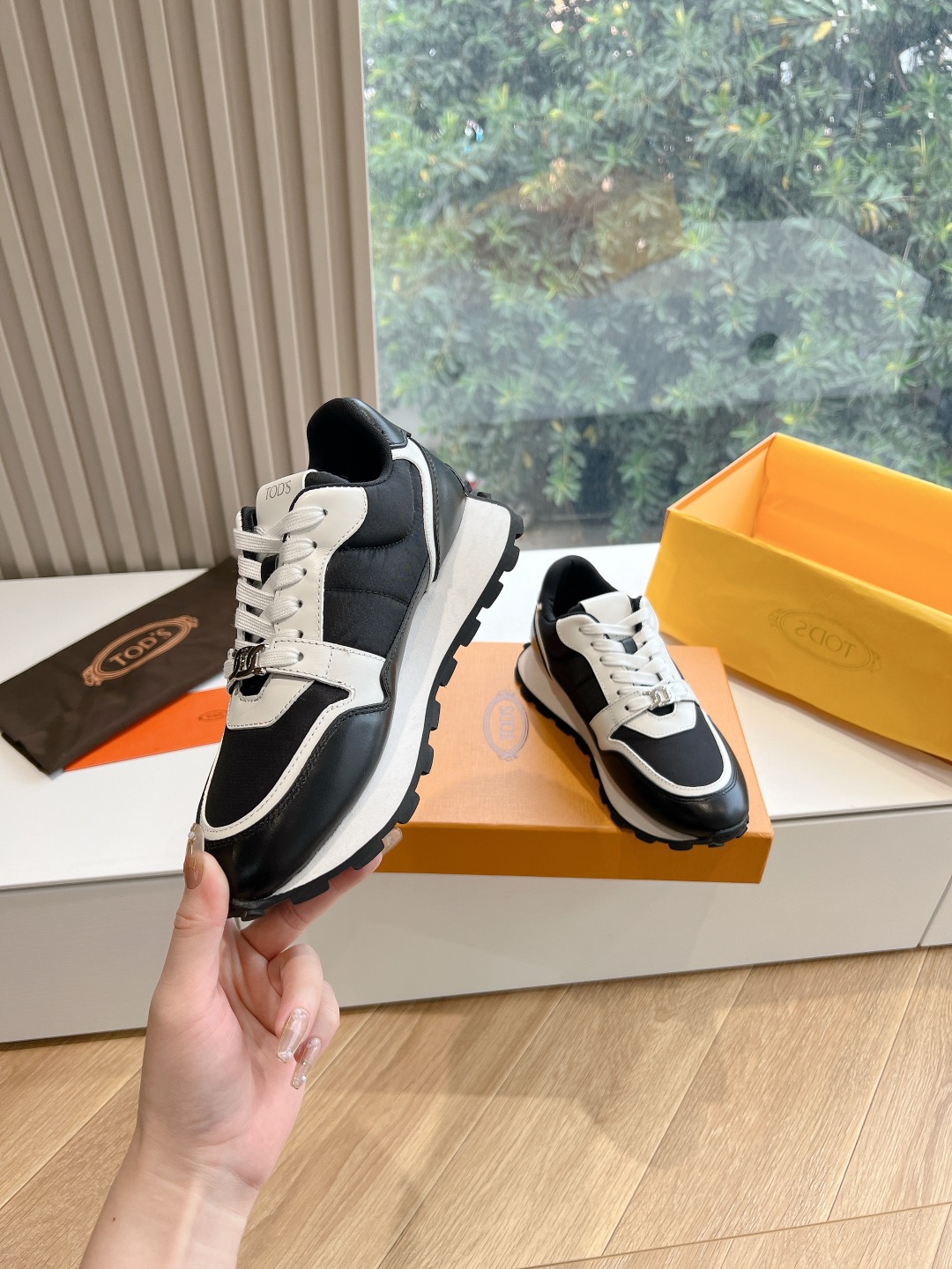 Tods Tombane Classics: Top-Class Daily Commuter Shoes for Style and Comfort - 图片 5