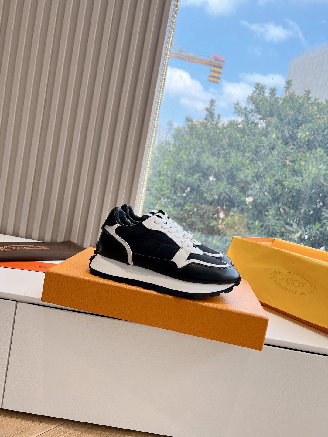 Tods Tombane Classics: Top-Class Daily Commuter Shoes for Style and Comfort - 图片 6