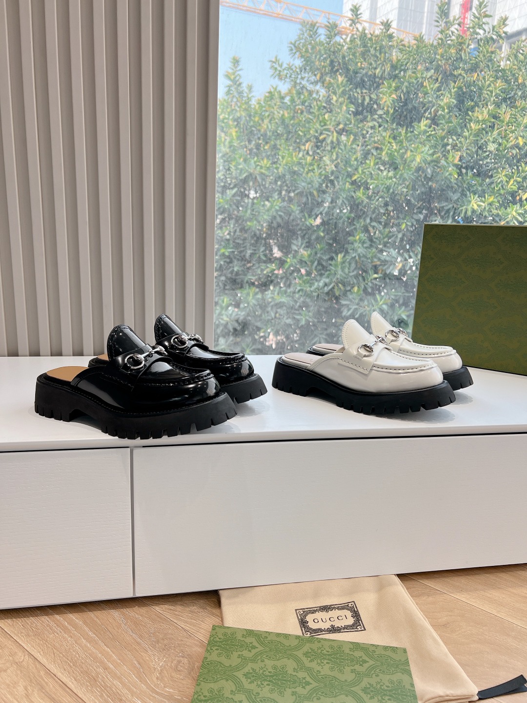 Gucci 330