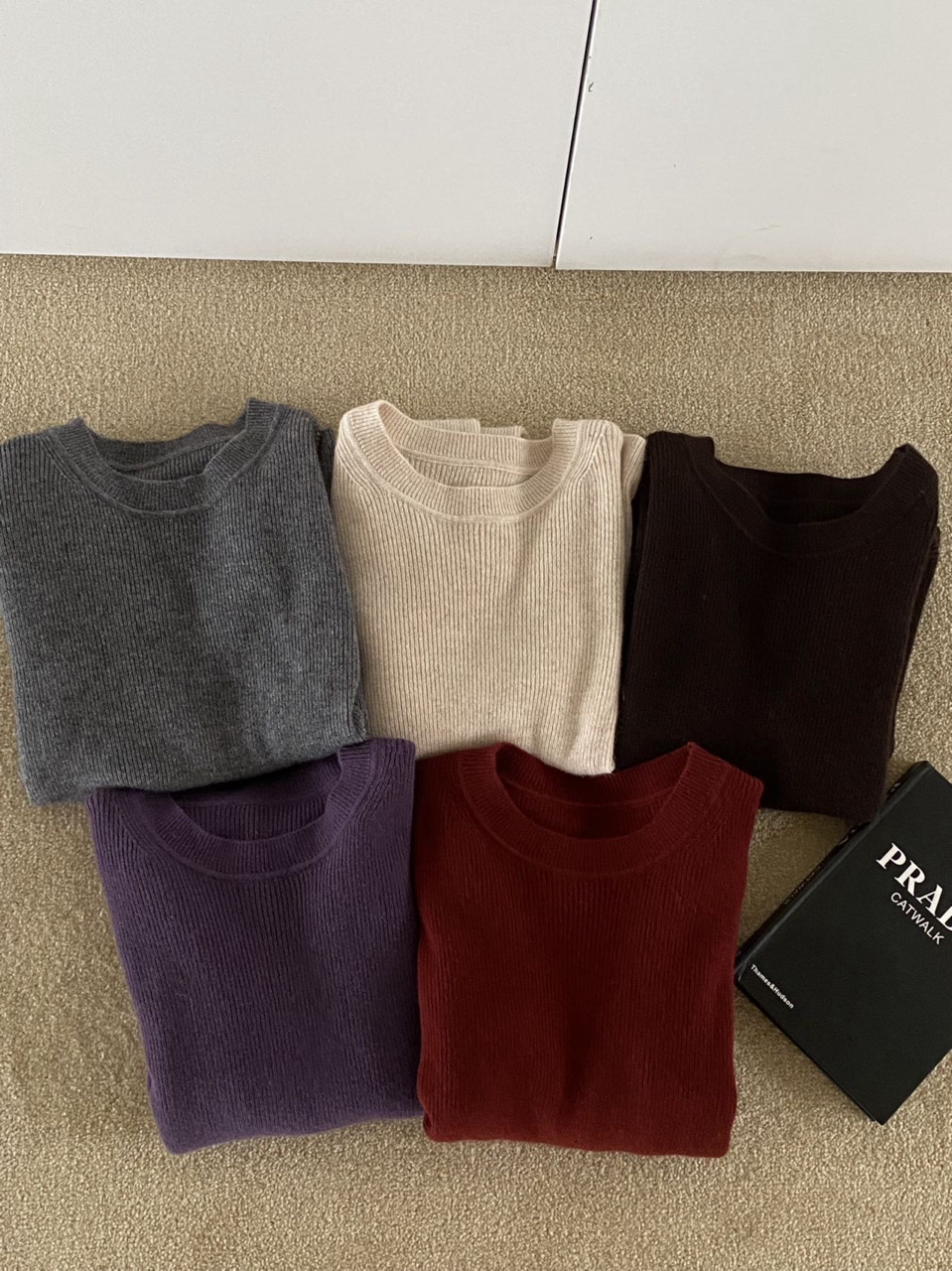 High-Quality Women’s Clothes Packed with Soft, Comfortable Multi-Colour Round Base and Free T-Shirt - 图片 2