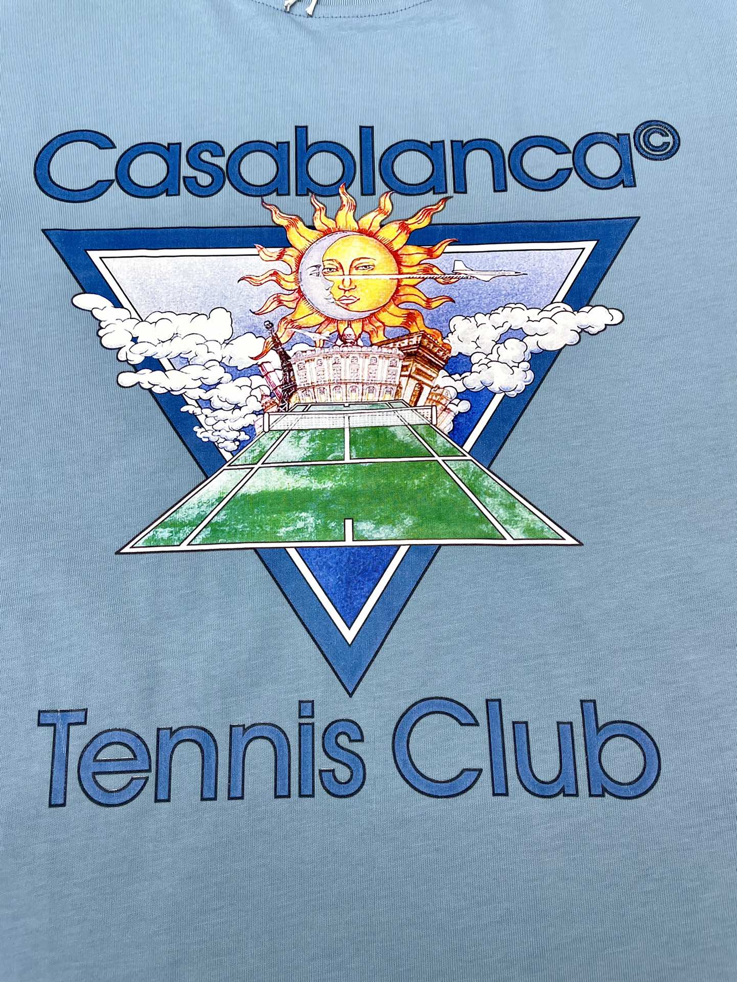 💴75
CASABLANCA短袖T恤                                                                                                        原版开发 采用250克高密度双纱纯棉面料 上身柔软舒适
进口设备 原版印花 色彩鲜艳清晰 
国内一线品牌代工厂代工 做工无可挑剔