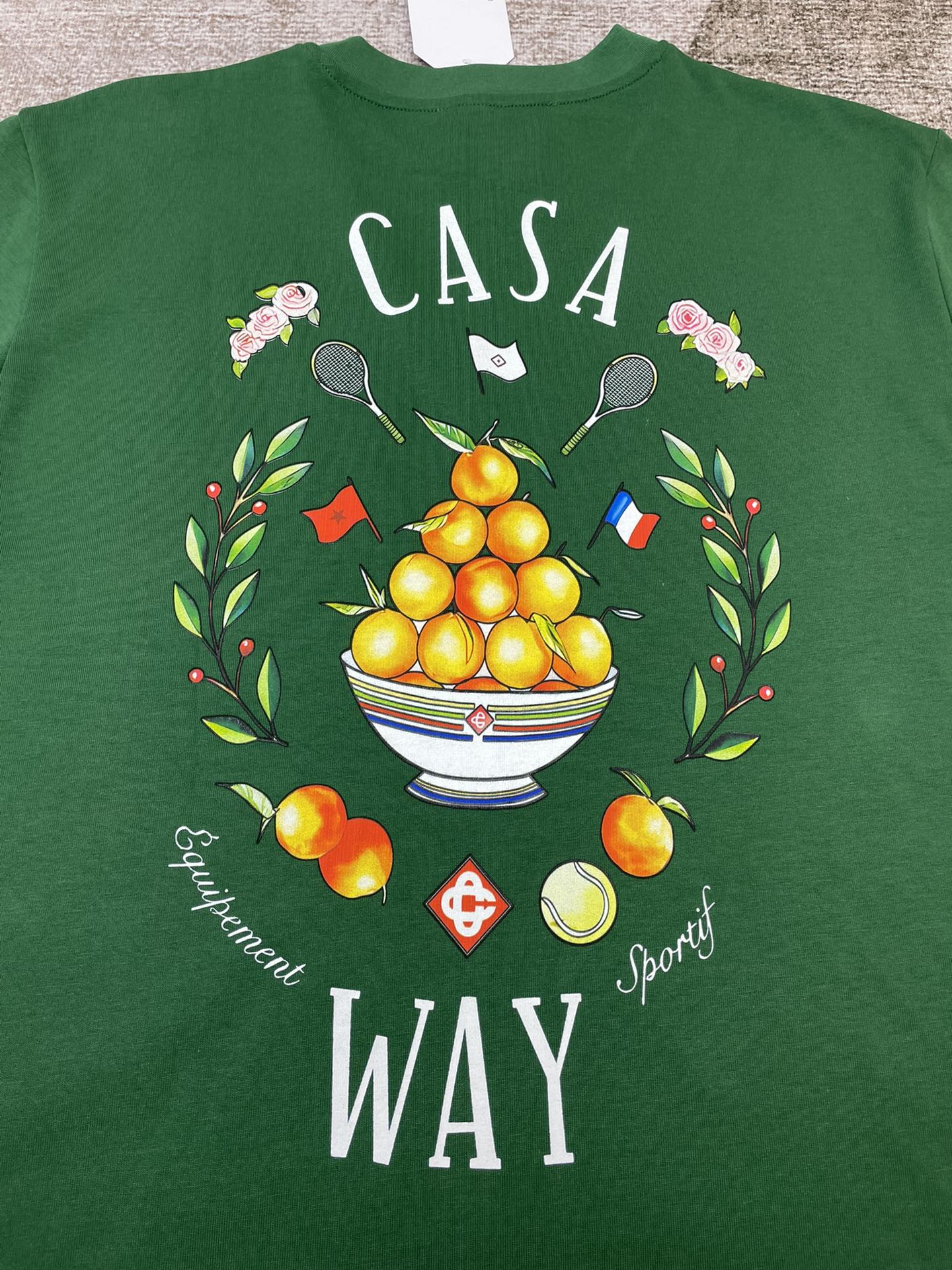 💴75
CASABLANCA短袖T恤                                                                                                        原版开发 采用250克高密度双纱纯棉面料 上身柔软舒适
进口设备 原版印花 色彩鲜艳清晰 
国内一线品牌代工厂代工 做工无可挑剔