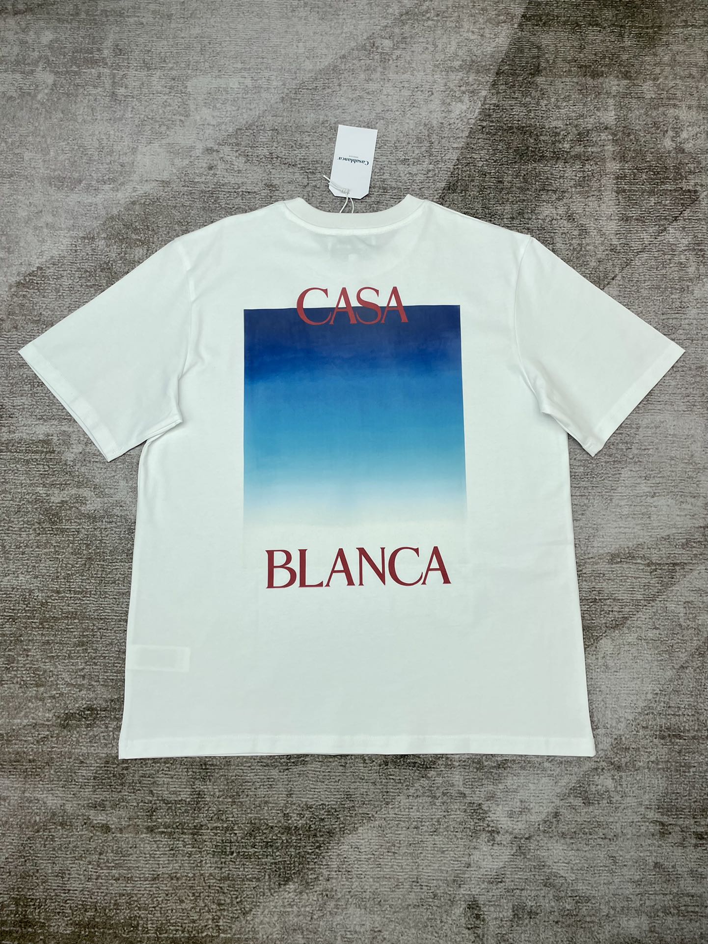 P65
新款卡萨布兰卡CASABLANCA短袖T恤 原版开发 采用250克高密度双纱纯棉面料 上身柔软舒适
进口设备 原版印花 色彩鲜艳清晰 
国内一线品牌代工厂代工 做工无可挑剔