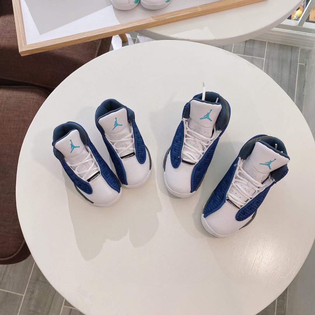 图片[4]-福利特 Air jordan 13童鞋来啦✨，和正pin同工厂🏭，细节做工好到爆炸💥今年开挂乔丹鞋再次袭来爆款，超级炫酷，上脚超帅气👊🏻，也是无敌百搭，代工厂正品专gui货，质量随意对比🆚，采用软头层皮材质，鞋身立体感十足❗，鞋口护垫+ 超耐磨防滑鞋底，可以保护宝宝娇嫩的小脚丫🦶️ ，它不只是一双潮鞋，穿上它更是一种情怀🔥！尺码见最后一张图-选品中心