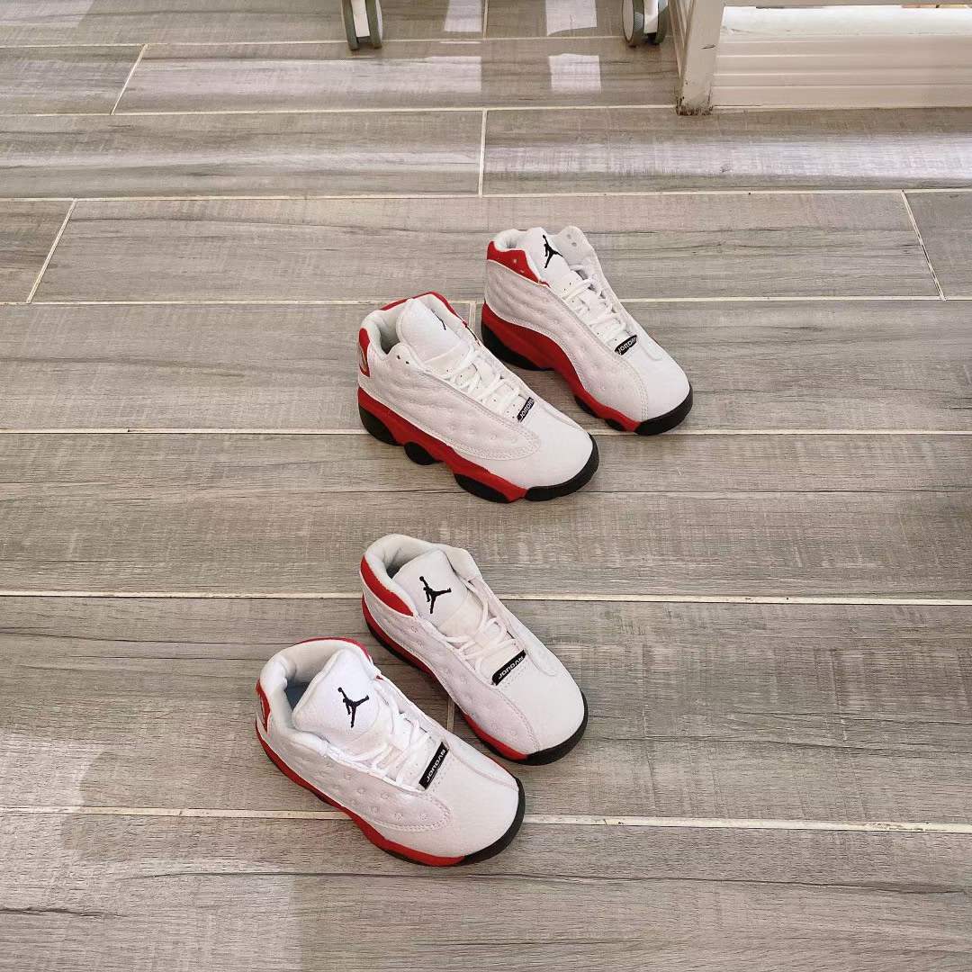 图片[6]-福利特 Air jordan 13童鞋来啦✨，和正pin同工厂🏭，细节做工好到爆炸💥今年开挂乔丹鞋再次袭来爆款，超级炫酷，上脚超帅气👊🏻，也是无敌百搭，代工厂正品专gui货，质量随意对比🆚，采用软头层皮材质，鞋身立体感十足❗，鞋口护垫+ 超耐磨防滑鞋底，可以保护宝宝娇嫩的小脚丫🦶️ ，它不只是一双潮鞋，穿上它更是一种情怀🔥！尺码见最后一张图-选品中心