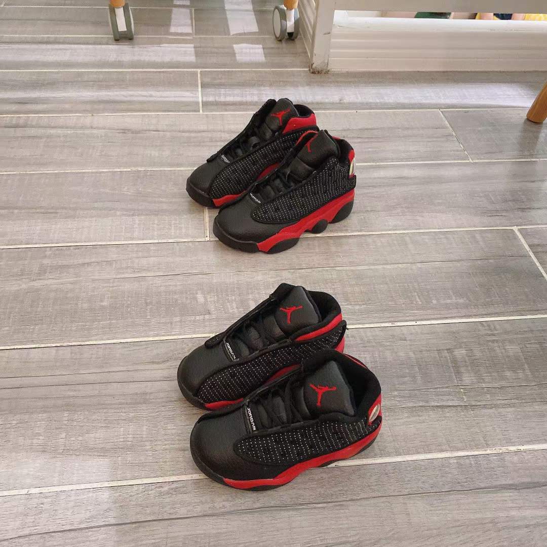 图片[7]-福利特 Air jordan 13童鞋来啦✨，和正pin同工厂🏭，细节做工好到爆炸💥今年开挂乔丹鞋再次袭来爆款，超级炫酷，上脚超帅气👊🏻，也是无敌百搭，代工厂正品专gui货，质量随意对比🆚，采用软头层皮材质，鞋身立体感十足❗，鞋口护垫+ 超耐磨防滑鞋底，可以保护宝宝娇嫩的小脚丫🦶️ ，它不只是一双潮鞋，穿上它更是一种情怀🔥！尺码见最后一张图-选品中心