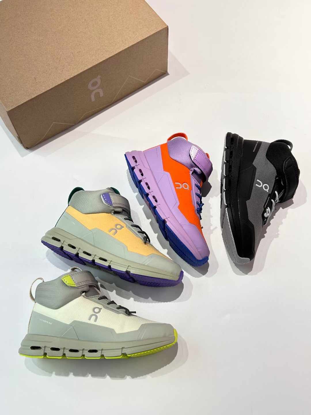 图片[3]-昂跑秋冬新款中帮儿童运动鞋 尺码：26-37码 小众的昂跑系列On🔥 超轻超软的云朵大底 魔术贴➕松紧带设计，穿脱超方便✌🏻 中帮款式，保护稚嫩脚踝🦶 橡胶耐磨防滑大底，脚感不言而喻☁️-选品中心