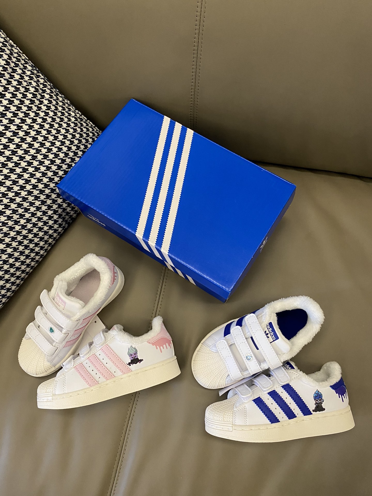 图片[6]-【加绒贝壳头儿童魔术贴板鞋 22-37码 经典金标贝壳头款式🆕加绒加厚超级贴心💓魔术贴设计，穿脱超级方便✔️耐磨防滑橡胶大底，脚感超赞👍🏻-选品中心