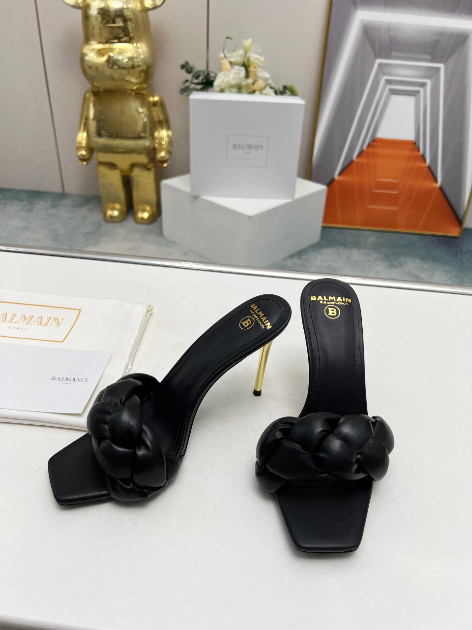 *巴尔曼2024春夏最新款走秀时装高跟拖鞋ʚɞ品牌巴尔曼由法国时装设计师皮埃尔.巴尔曼先生创立于1945