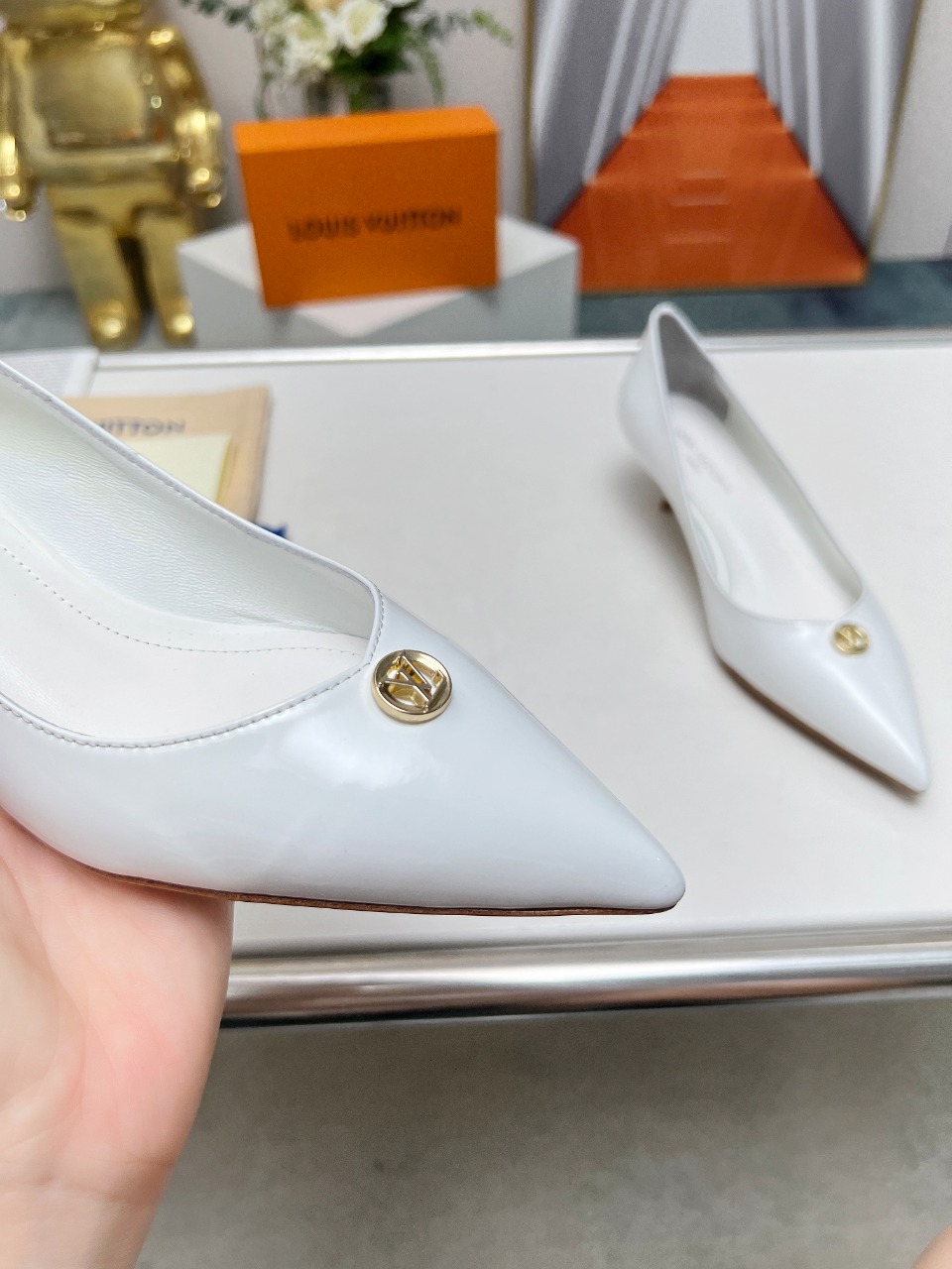 最新L️家专柜最新走秀款单鞋官网系列同步更新完美楦型+LV新元素扣子设计女人味十足高贵气质原版倒模楦型极