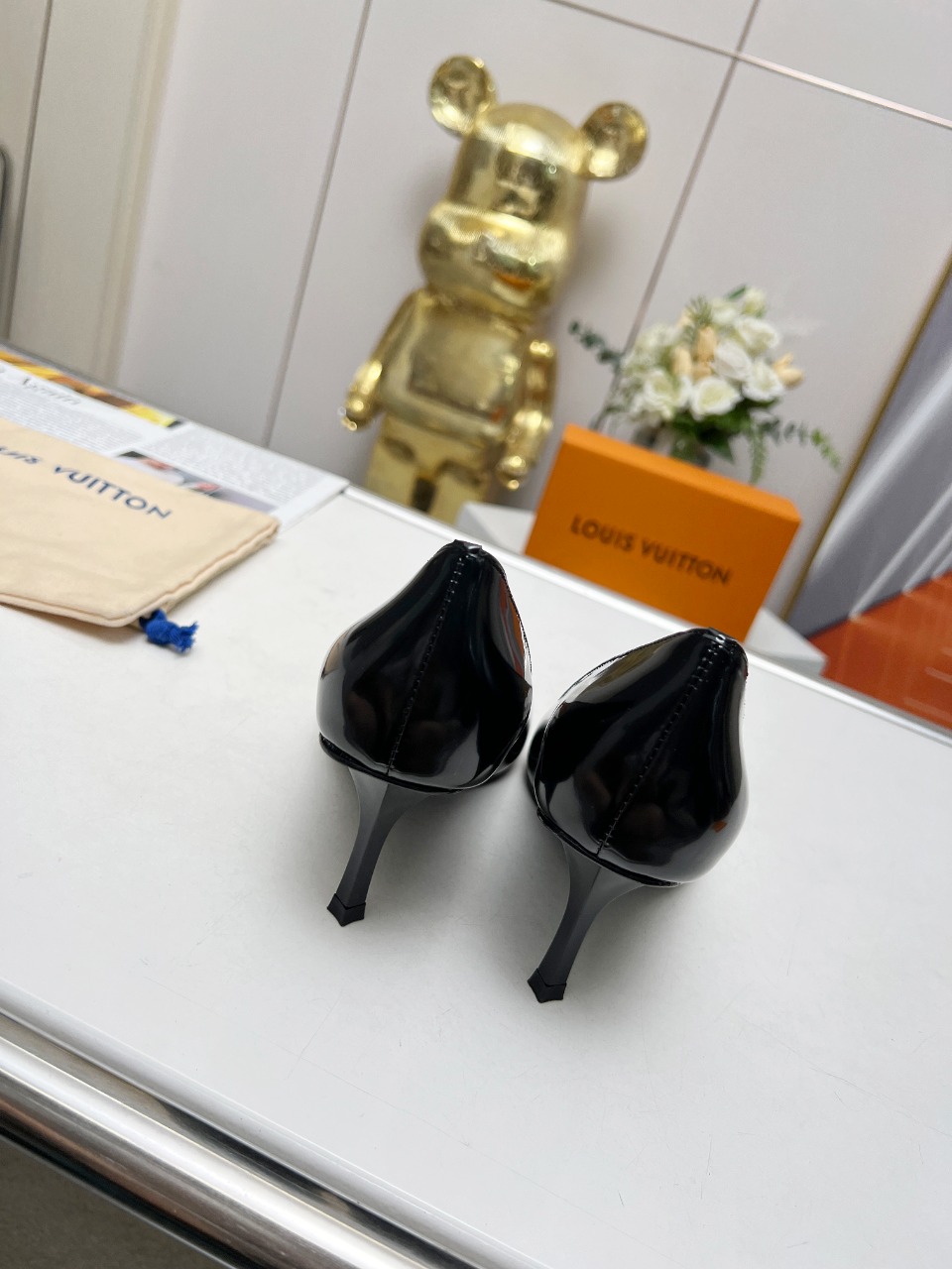 最新L️家专柜最新走秀款单鞋官网系列同步更新完美楦型+LV新元素扣子设计女人味十足高贵气质原版倒模楦型极