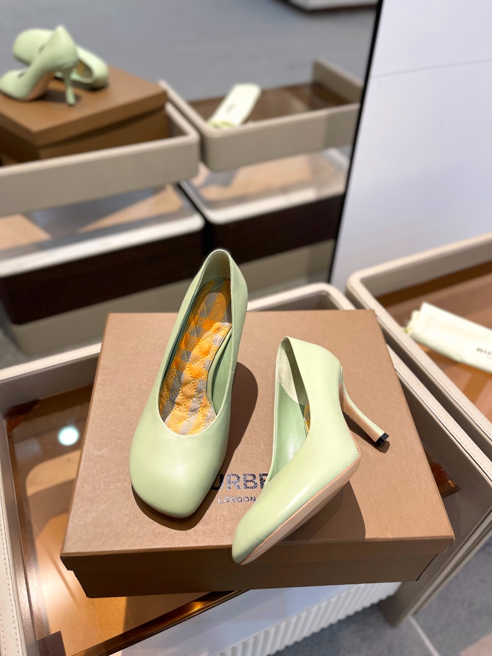 Burberryy博柏利博柏利2024最新独家推出高跟慵懒的复古优雅知性风格复古奶奶鞋BURBERRY博