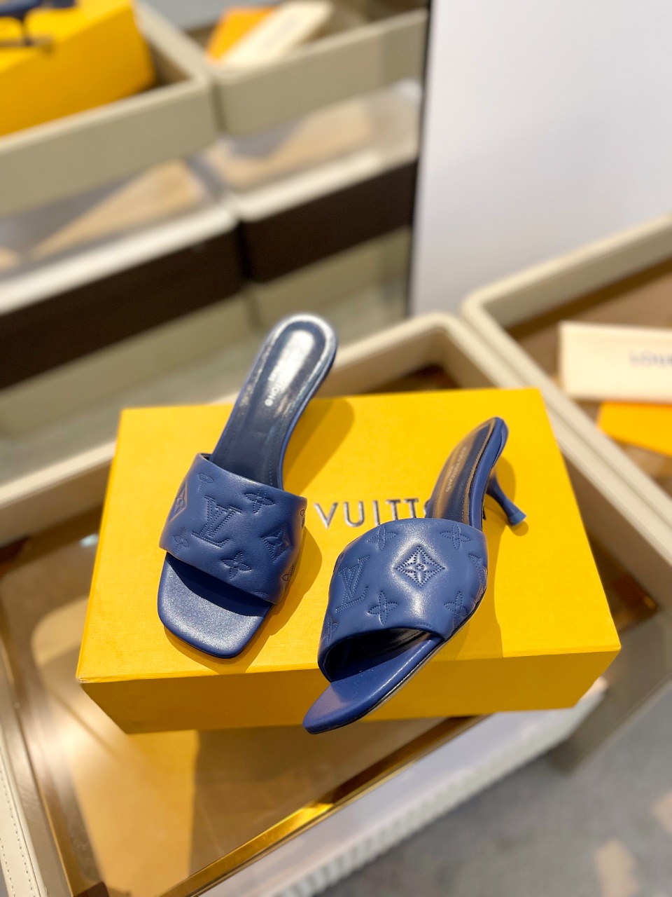 代购级LouisVuitton2024款官网系列！完美楦型LV最新压花电绣纹工艺更显优雅气质上脚舒适好看