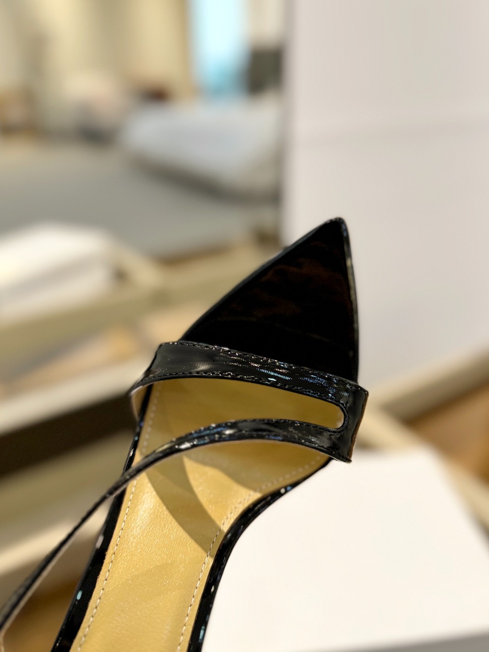 （半拖系）
吉安维托·罗西 (Gianvito Rossi) 
官网最新发布
原版拆解11完美复刻，
跟
