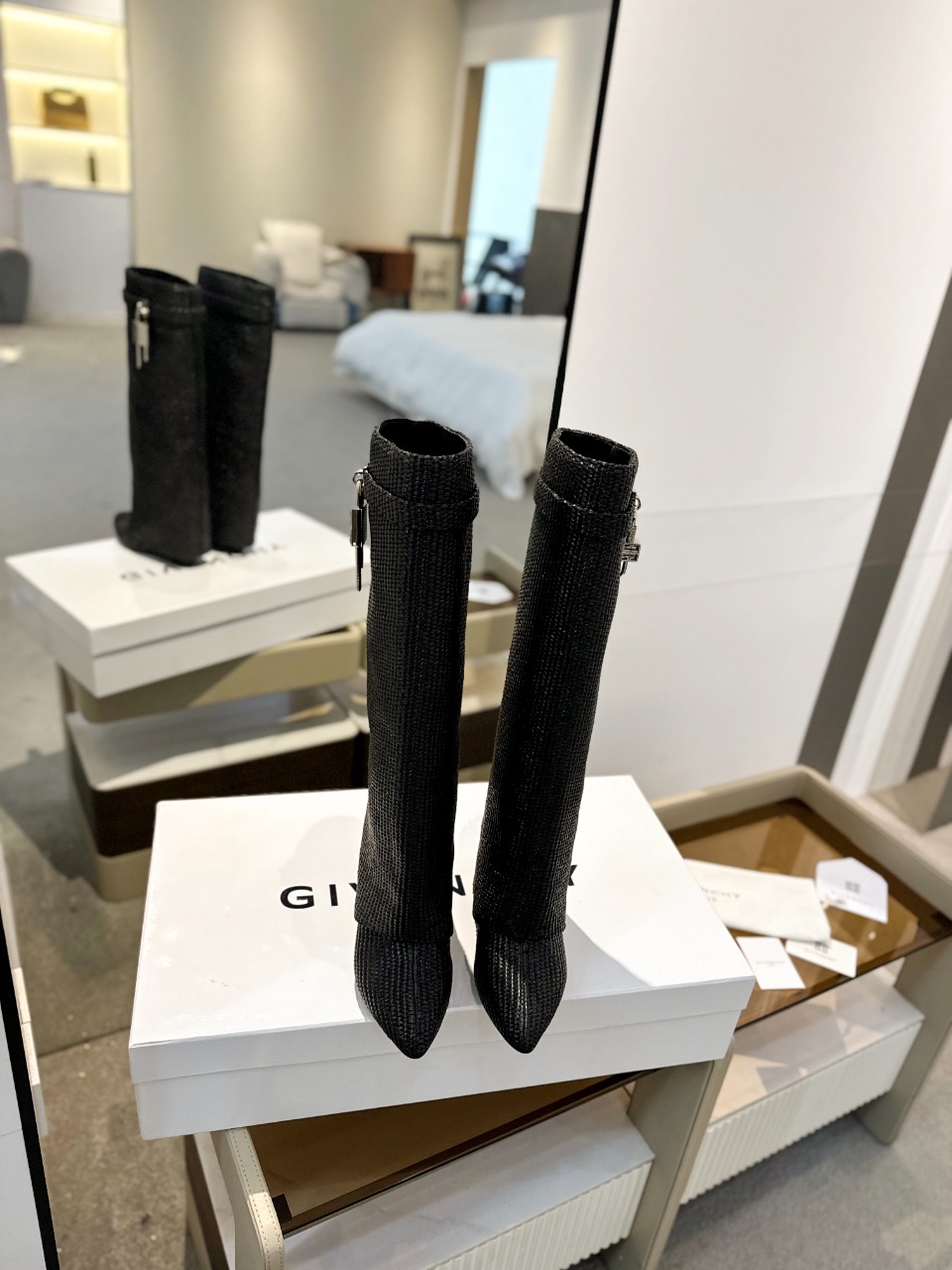 专柜正品级定制版本GIVENCHY/新款高跟长靴市面最高版本纪梵希锁扣风靡整个时尚圈️原版开发鞋型超级正