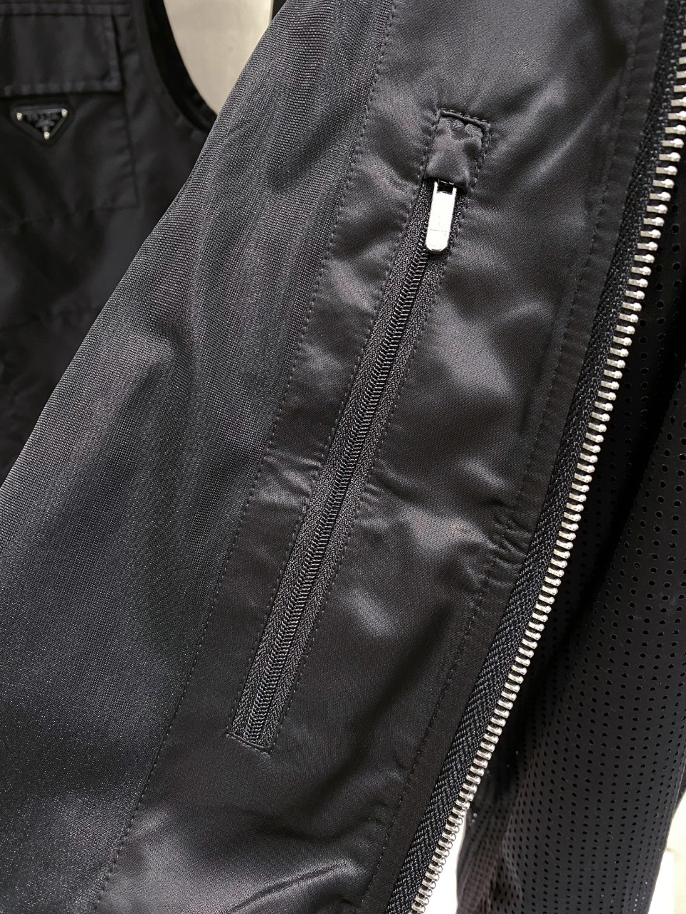 新款TF立领夹克外套穿搭随意切换风格简单又时髦！高端定制复合布面料手感比以往做的要柔软的多舒适度高原厂五