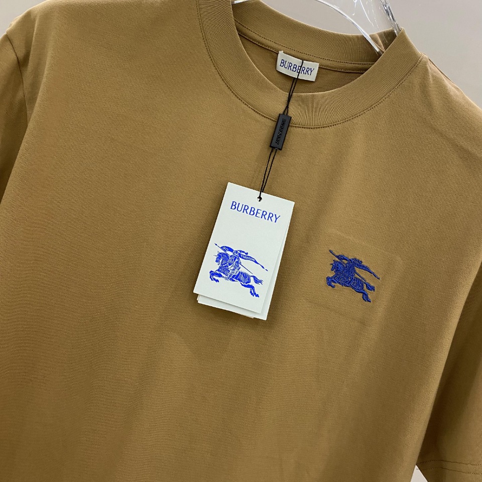 Burberry Logo Graphic Cotton T-Shirt - Classic Fit, Timeless Style 10 o 1hsiq95mee1fguno941vkq1kvf0