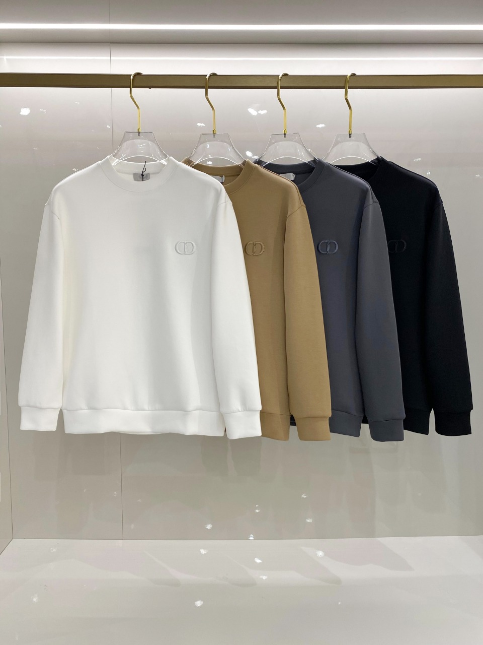 NO:952469,Dior's latest 2026 space cotton sweatshirt, exclusively on sale!  Original replica, exclusive design, super craftsmanship!  Extremely luxurious!  The pattern is awesome!  Sizes S-XL,,dior,hoodie,sweatshirts,19860909迪奥 2026最新款太空棉卫衣,独家发售！原版复刻,独家设计,超强工艺！极其奢华！版型超赞！ 尺码 S-XL,,dior,hoodie,sweatshirts,,Men's clothing