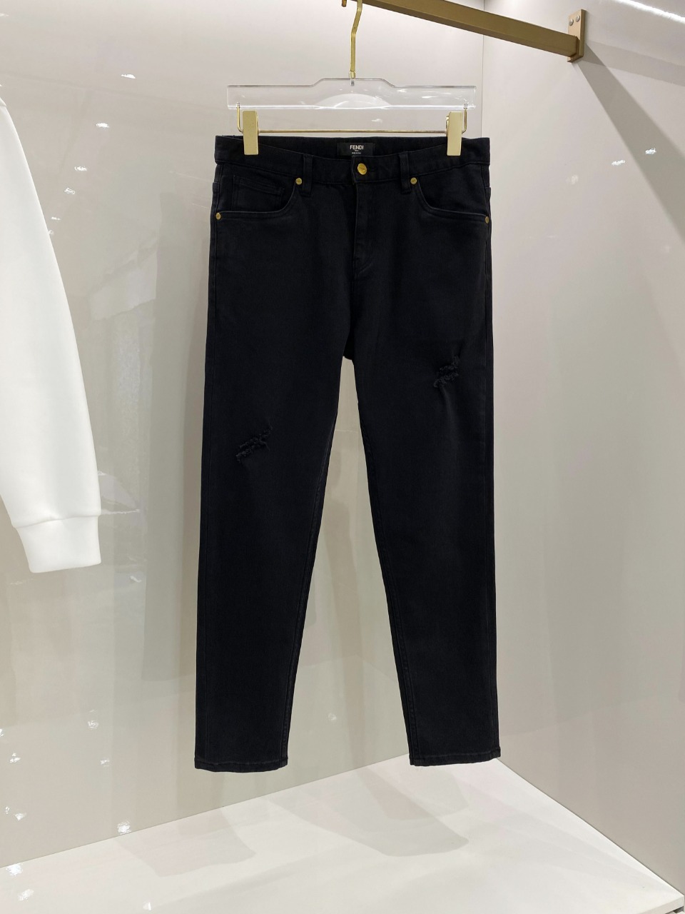 NO:521490,Fendi 2025FW autumn and winter new men's casual jeans, top quality!  Channel orders are sold simultaneously on the official website!  !  Original customized denim cotton material!  Suitable for casual/formal outfits ~ the best for daily commuting!  !  Size 30-38 (no 3537), fendi, jeans, alexander wang19860909芬迪 2025FW秋冬新款男士休闲牛仔裤,顶级品质！渠道订单,官网同步出售！！原厂订制牛仔全棉材质！适合休闲/正装各种搭配～日常通勤的极品！！尺码30-38（没3537）,,fendi,jeans,alexander wang,Men's clothing