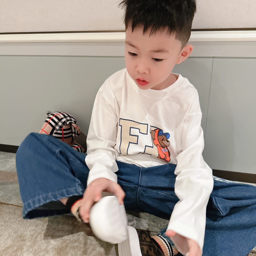 Stylish Bear Doll Long Sleeve: Perfect for Autumn and Winter Layering - 图片 3