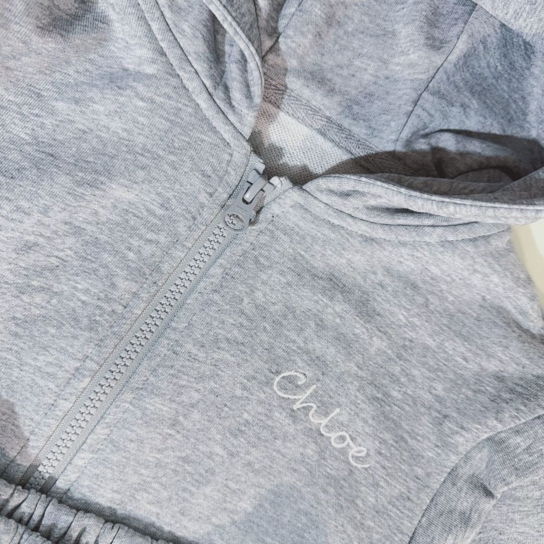 Grey Embroidery Suit with White Flower Detail – Comfortable and Stylish Sports Suit #285 - 图片 7