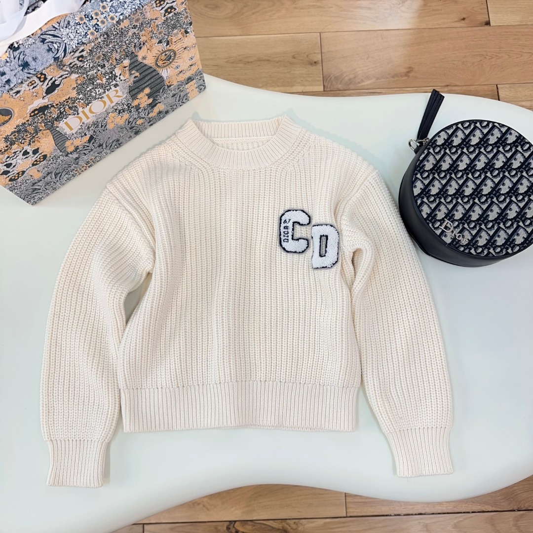 Autumn Style: Embroidered White Sweater for Comfort and Warmth #178 - 图片 1