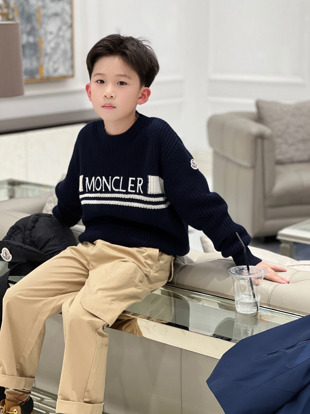 Stylish M Family Logo Embroidered Cotton Sweater for Cozy Autumn Winter - 图片 6