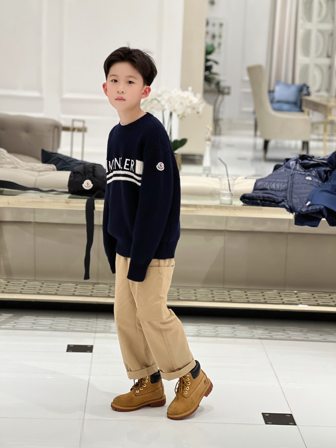 Stylish M Family Logo Embroidered Cotton Sweater for Cozy Autumn Winter - 图片 3
