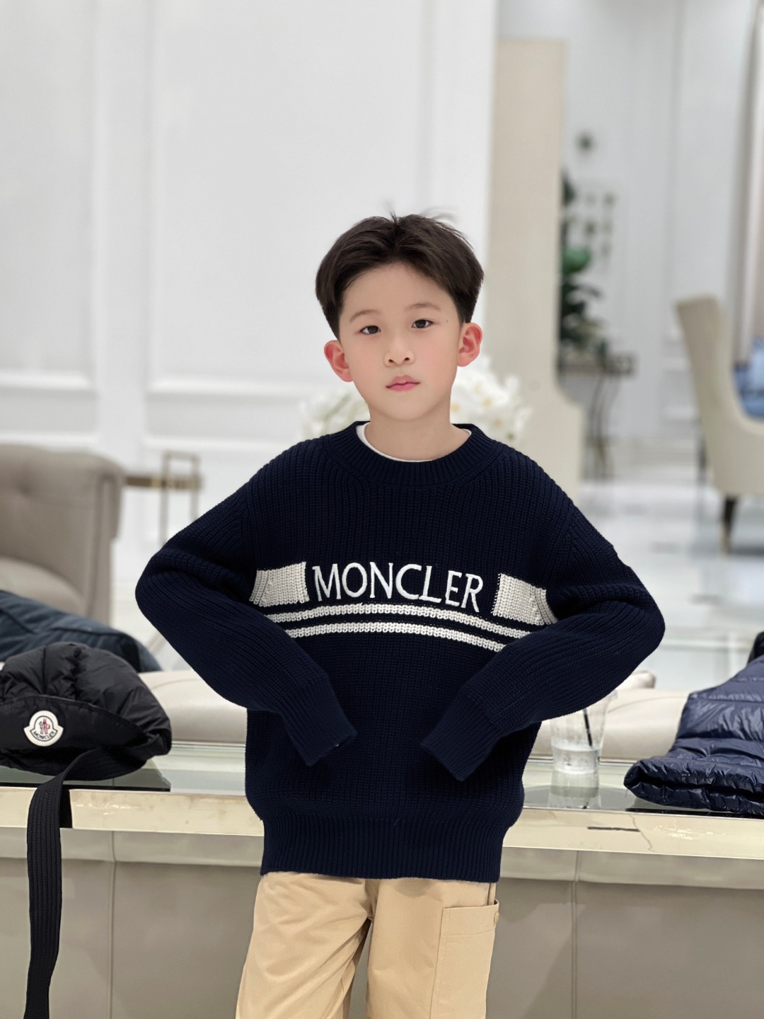 Stylish M Family Logo Embroidered Cotton Sweater for Cozy Autumn Winter - 图片 7