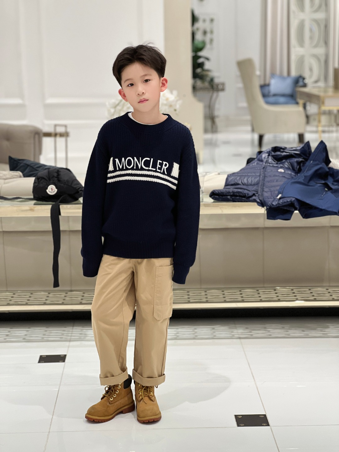 Stylish M Family Logo Embroidered Cotton Sweater for Cozy Autumn Winter - 图片 5