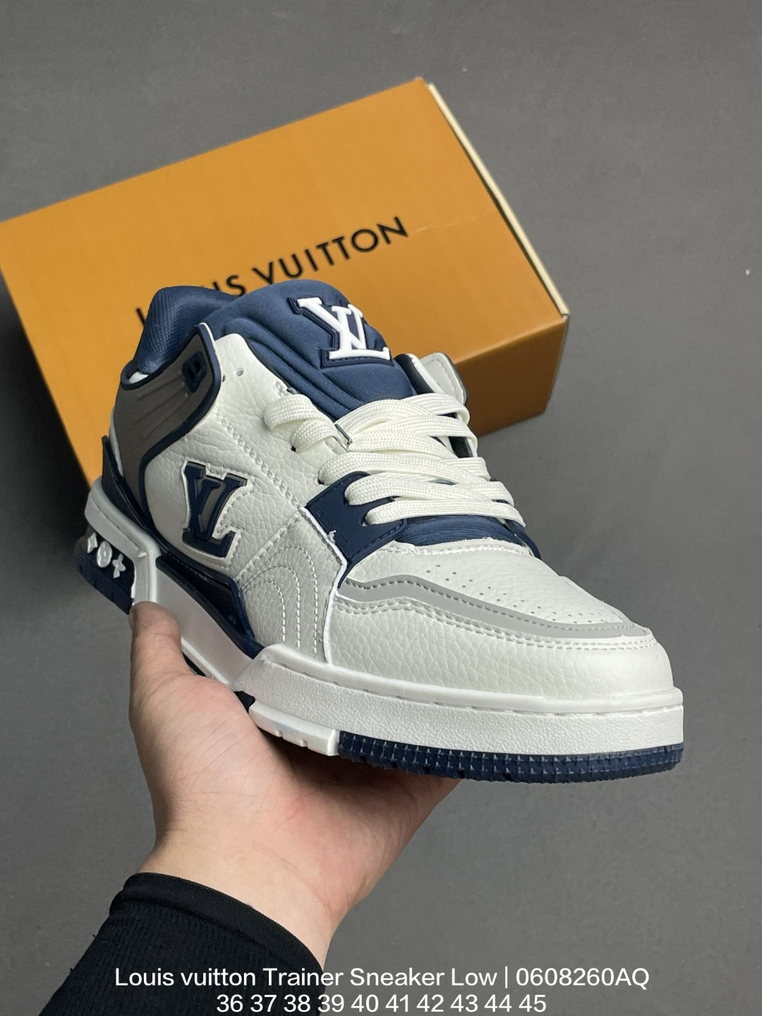 LV/LV 正确原装进口翻毛小牛皮革鞋面材质，原装一致TPR光泽组合鞋底，耐弯折滴塑支持片，鞋垫嵌入超软脚感乳胶材质❗驴的篮球鞋，Virgil Abloh亲自操刀设计❗全新LVLVLV Trai6