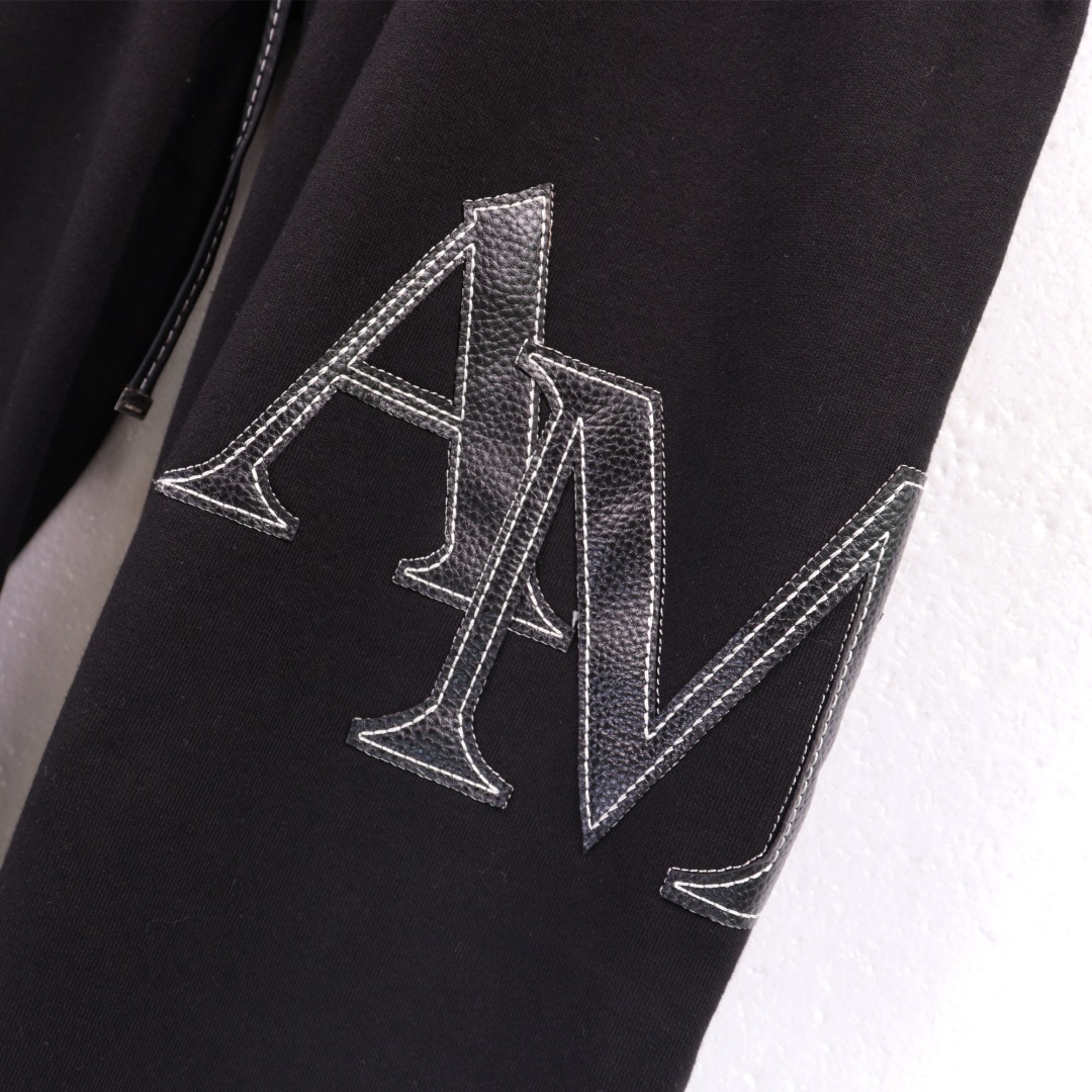 BR 8181 vs. 5873: Sweater Comparison with Embroidery and Logo Details - 图片 7