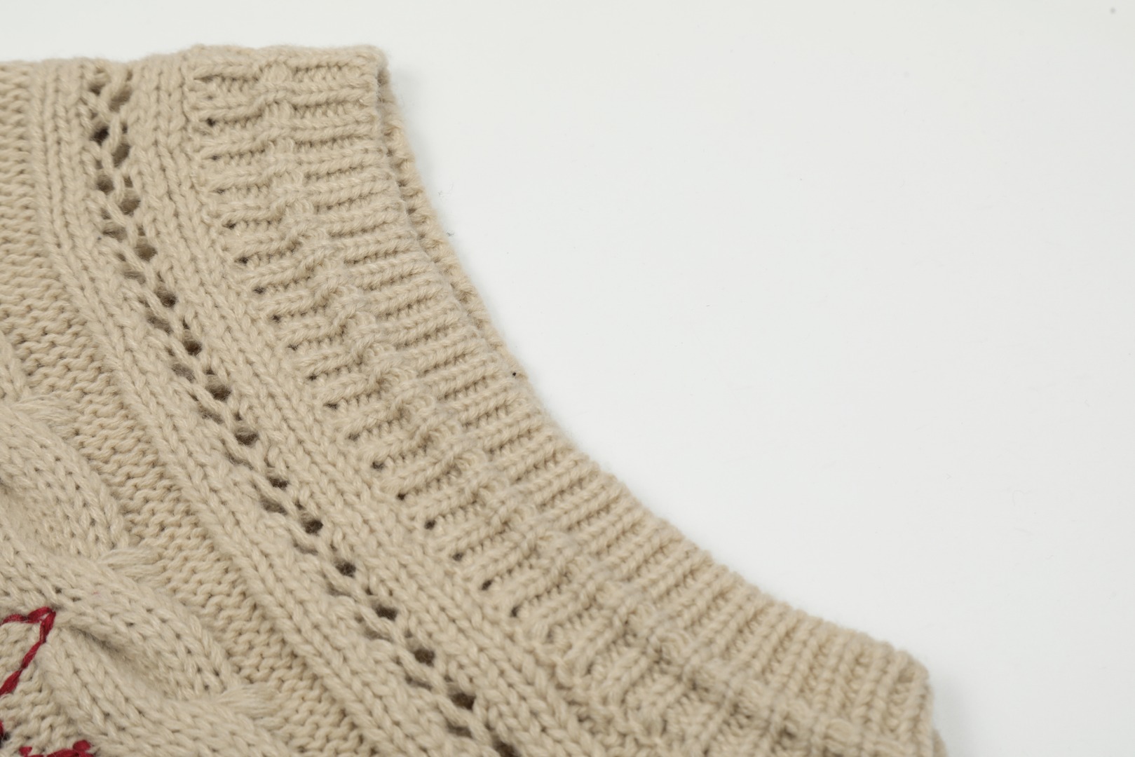 RS VIVI52: Luxurious Handmade Sweater Collection for Fall/Winter - 图片 5