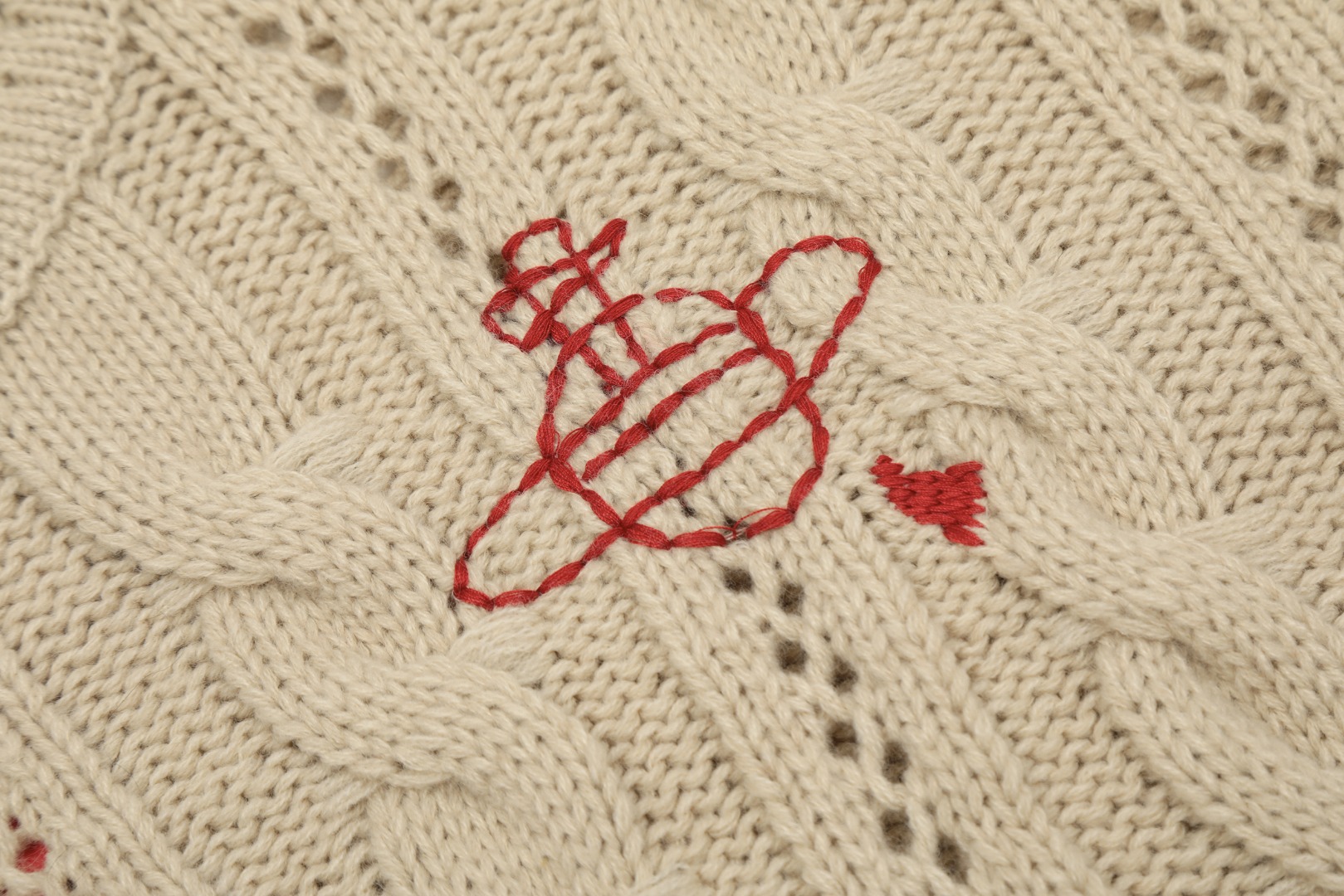 RS VIVI56: Luxurious Handcrafted Sweater Collection with Icelandic Wool - 图片 4