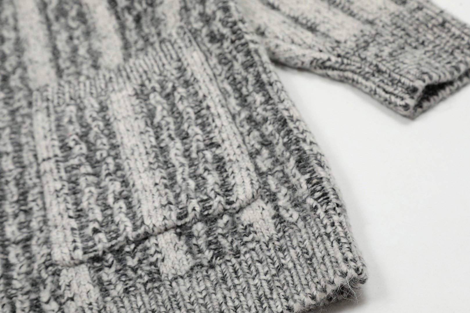 RS Vivi131: High-Quality Wool Blend Sweater for Men, Fall 2024 Fashion Trend - 图片 8