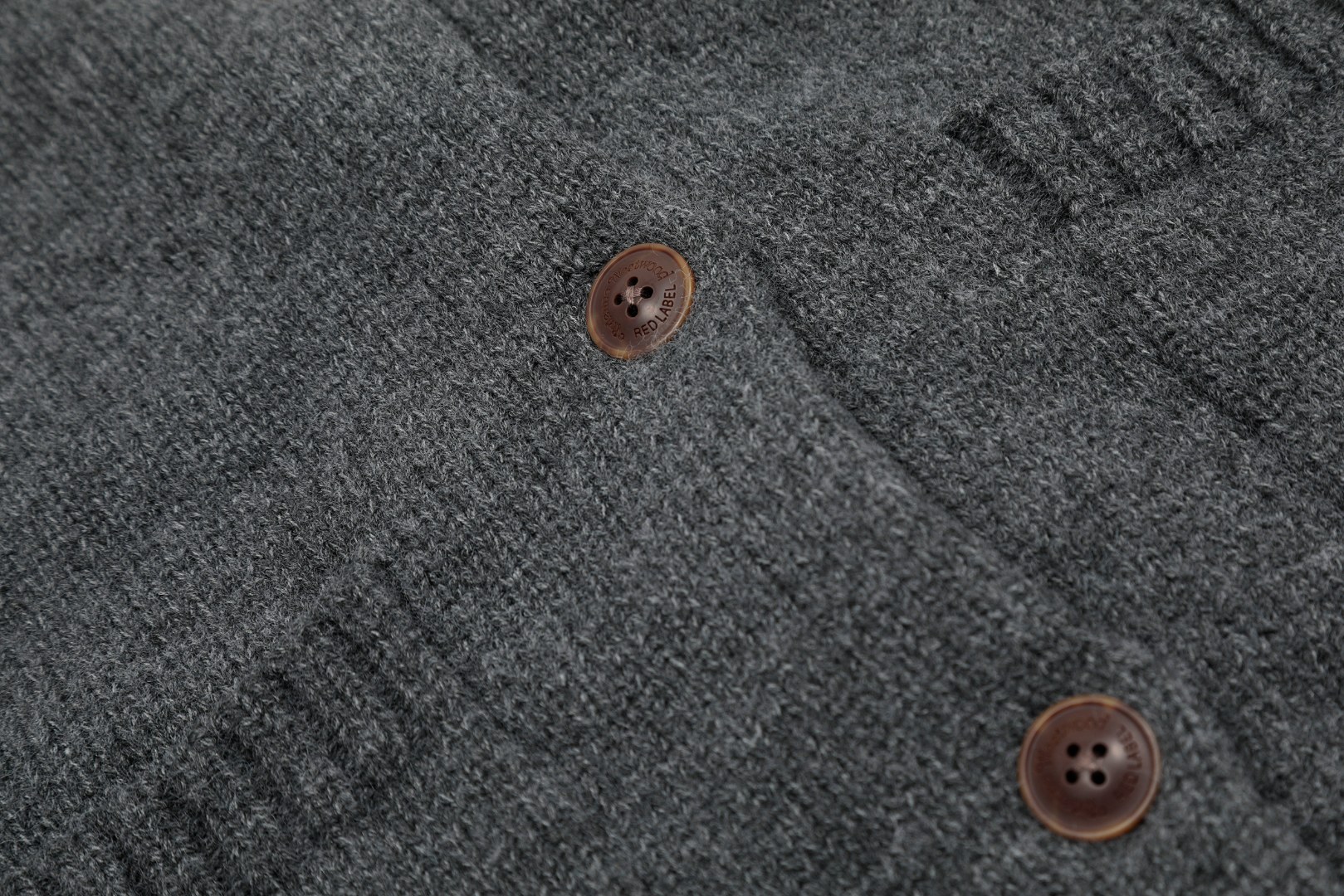 Luxury Vivienne Westwood Scarf with Custom Details and High-Quality Wool Fabric - 图片 7