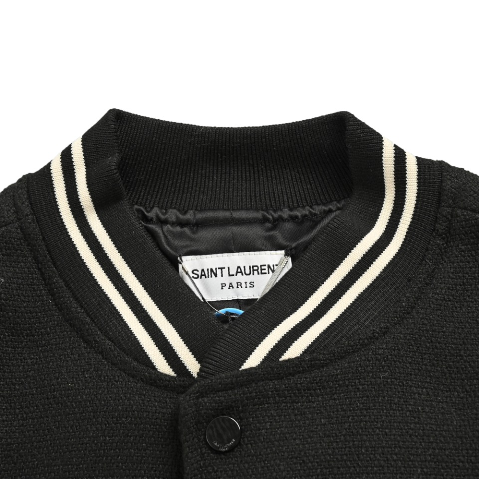 本地自取💰360 Saint Laurent Paris 圣罗兰 YSL经典款拼皮黑白棒球领夹克外套, 原版1:1开发全网最高版本 耗时2个月订制纯羊毛呢料、提花罗纹(普通机器根本做不到这提花效果) ,版型超帅气,拼皮位置非常讲究车位技术,整件衣服好不好看就要看这位置啦 size:46 48 50 52(S-XL)