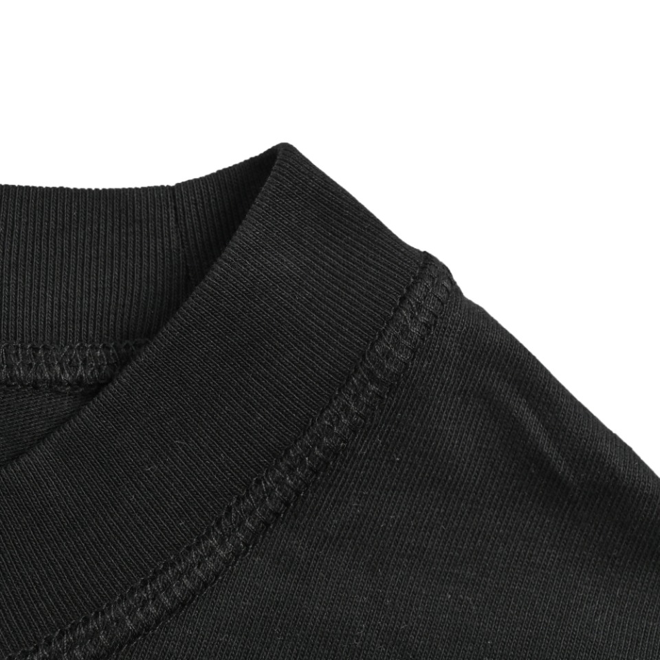 本地自取💰140 Gucci/古驰 24ss 横杆腰带字母印花短袖 进口百分百纯棉面料，穿着舒适透气 胸前印花清晰细腻，非小工厂可比 档次高很有质感，简单大方得体 上身休闲随性，帅气有型，彰显大牌气质 Size:S-XL