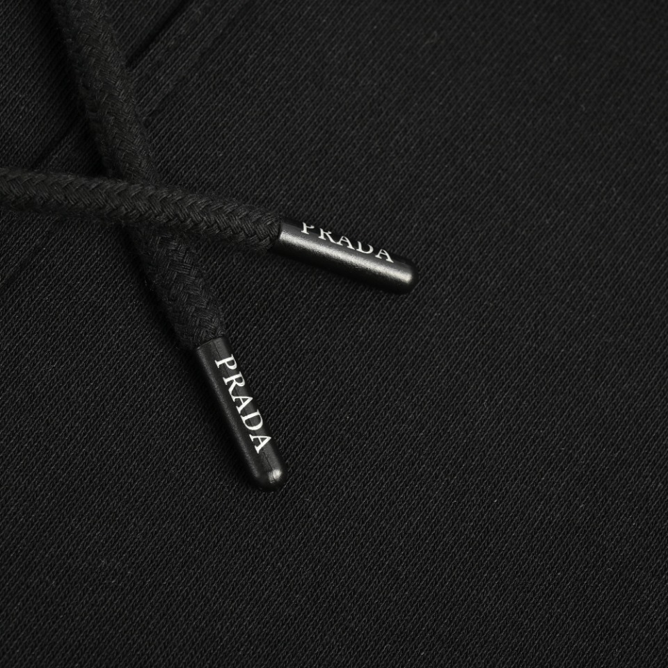 Prada /普拉达 24Fw 口袋字母logo裤脚红色饰条长裤