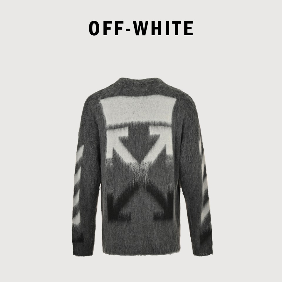 本地自取💰270 OFF WHITE OW 马海毛毛衣 毛纱采用50%的12支南非马海毛 以及32%锦纶18%澳毛 德国stoll电脑横机织造嵌花提花 缝盘要求针对针条对条 后道高温成衣磨毛 最后进口气压拉毛 每件衣服拉毛最少十遍以上 注意除了主标 今年的第二张领标(knitwear)也换成织唛了 今年做了马海毛全系列 看到马海毛就要想到我们 尺码:XS S M