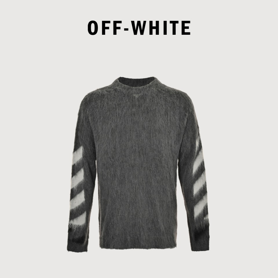 本地自取💰270 OFF WHITE OW 马海毛毛衣 毛纱采用50%的12支南非马海毛 以及32%锦纶18%澳毛 德国stoll电脑横机织造嵌花提花 缝盘要求针对针条对条 后道高温成衣磨毛 最后进口气压拉毛 每件衣服拉毛最少十遍以上 注意除了主标 今年的第二张领标(knitwear)也换成织唛了 今年做了马海毛全系列 看到马海毛就要想到我们 尺码:XS S M
