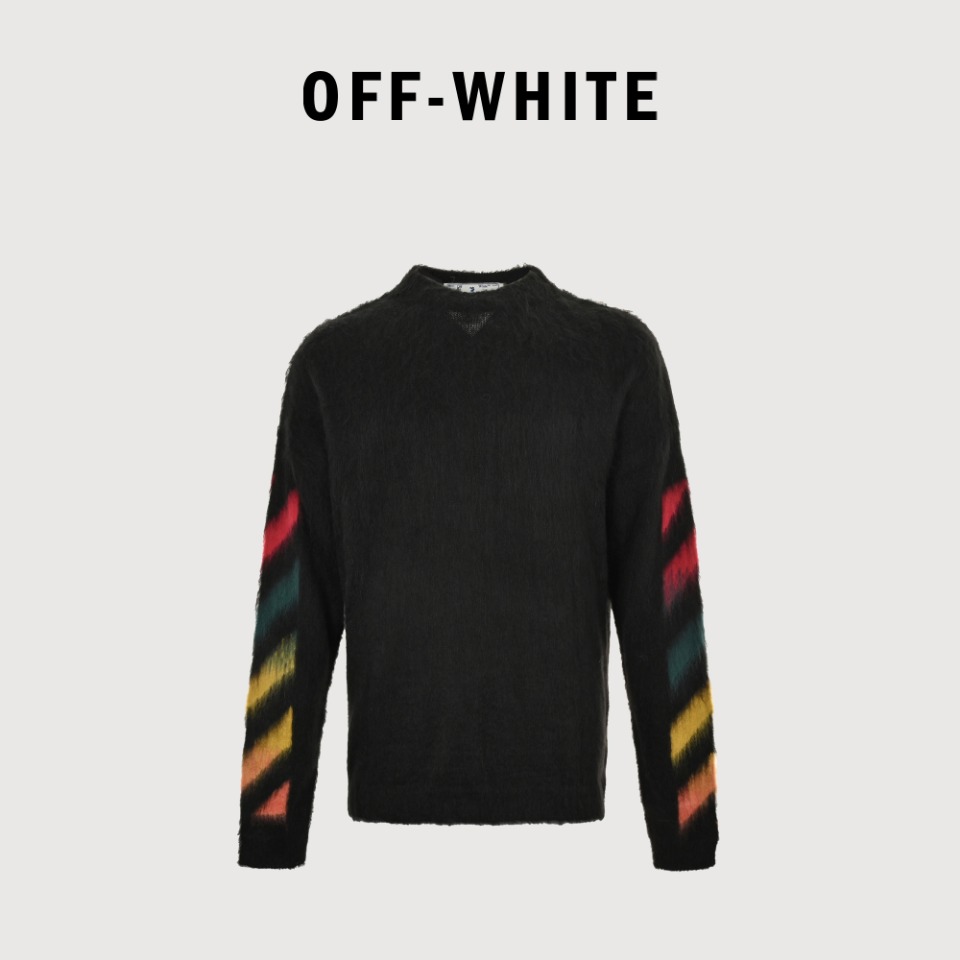 本地自取💰270 OFF WHITE OW 马海毛毛衣 毛纱采用50%的12支南非马海毛 以及32%锦纶18%澳毛 德国stoll电脑横机织造嵌花提花 缝盘要求针对针条对条 后道高温成衣磨毛 最后进口气压拉毛 每件衣服拉毛最少十遍以上 注意除了主标 今年的第二张领标(knitwear)也换成织唛了 今年做了马海毛全系列 看到马海毛就要想到我们 尺码:XS S M